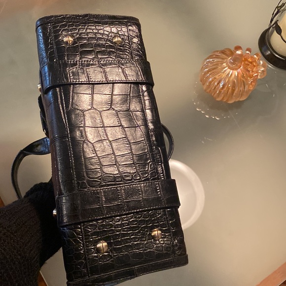 Like New! Large Maxx New York croco embossed leather bag. - Picture 6 of 10